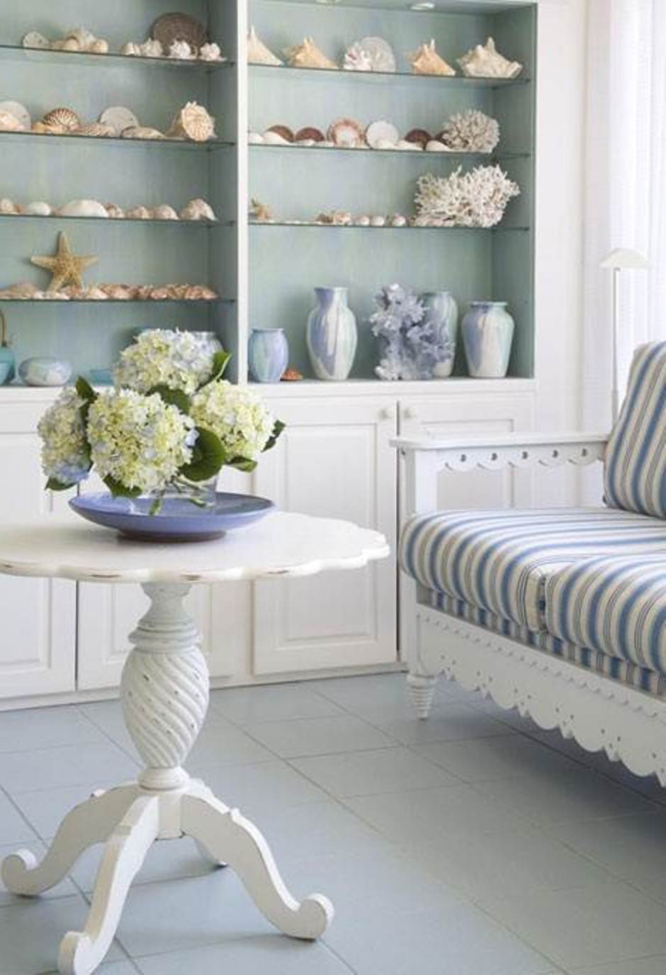 Bring the Shore Into Home With Beach Style Living Room