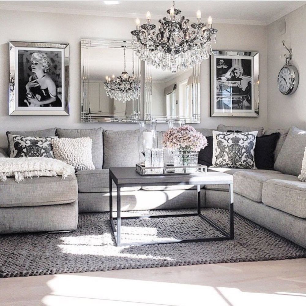 Modern glam living room decorating ideas 19