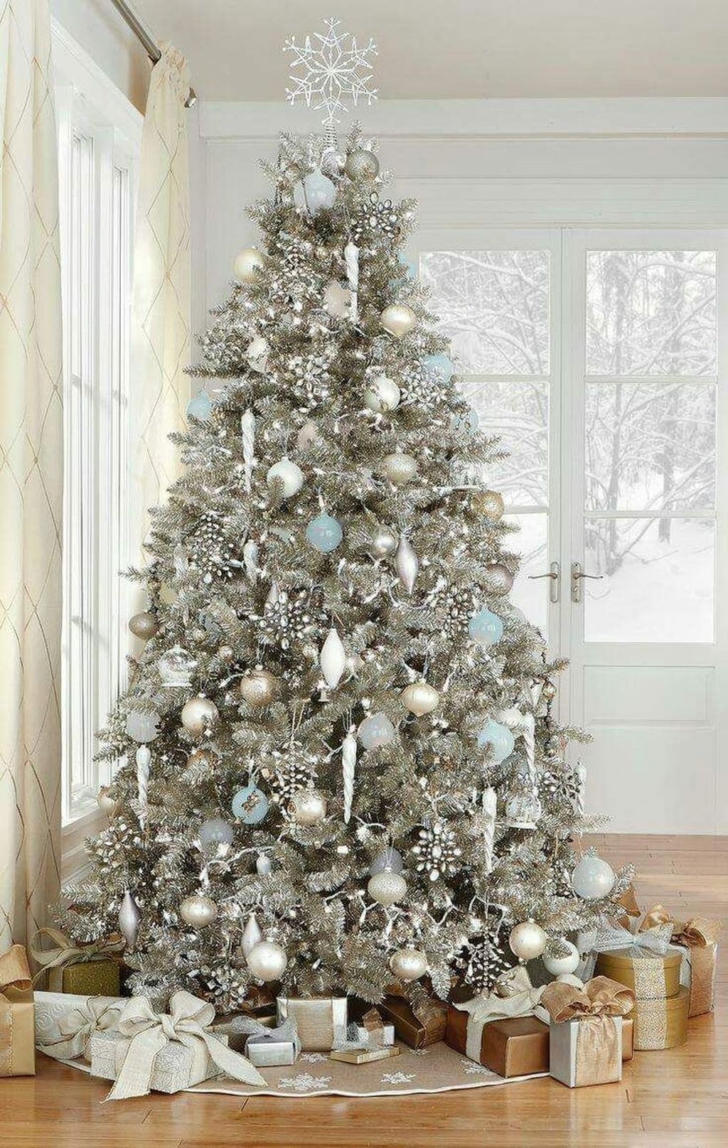 15 Beautiful Christmas White Tree Decorations to Try This Season