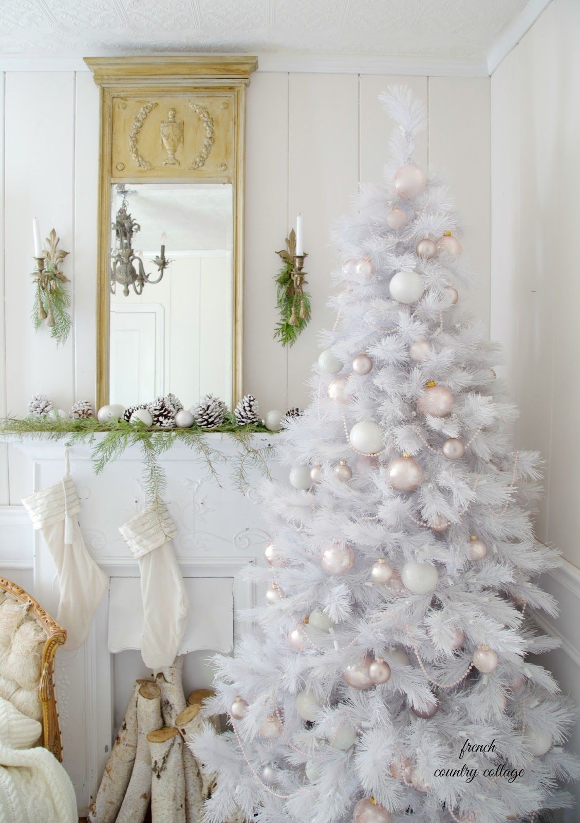 20 Beautiful Christmas White Tree Decorations to Try This Season