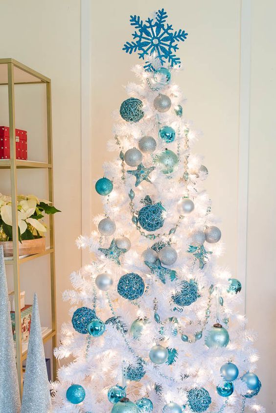 25 Beautiful Christmas White Tree Decorations to Try This Season