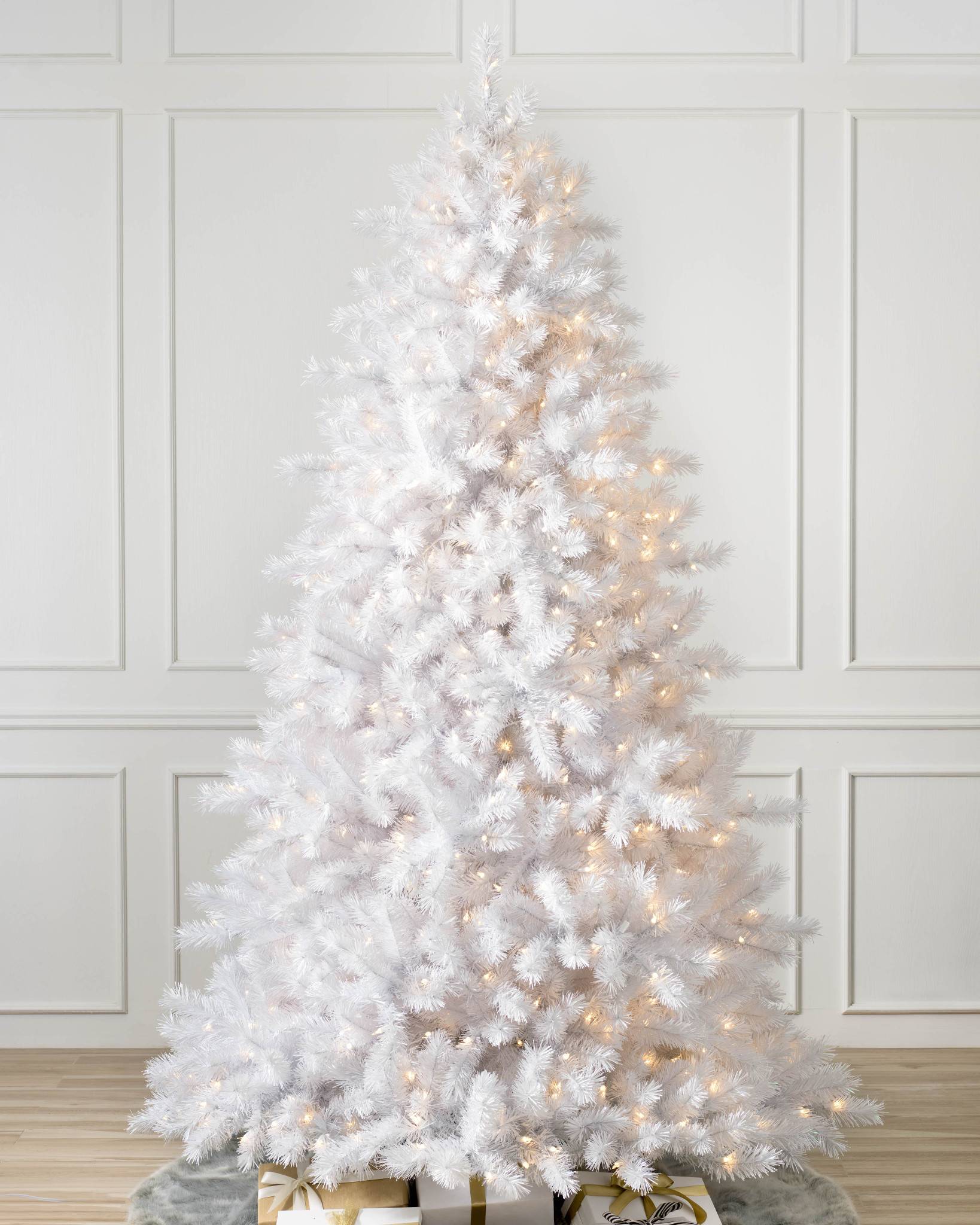 25 Beautiful Christmas White Tree Decorations to Try This Season