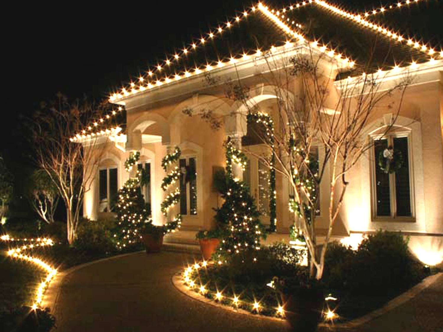 25 Christmas Lights and Decorations Theme Ideas