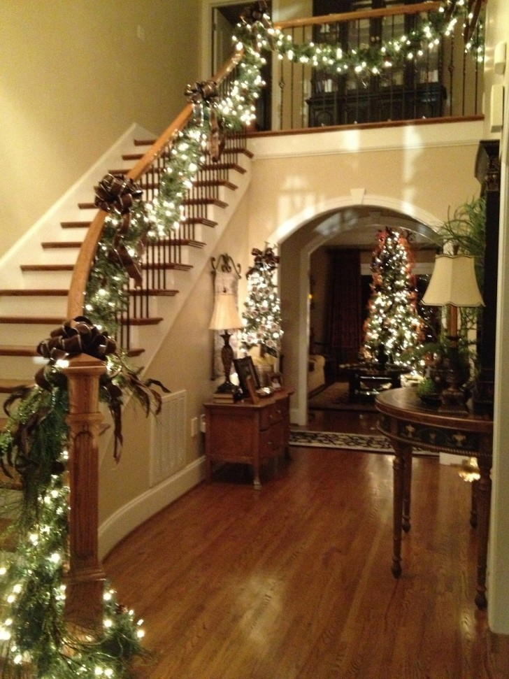 25 Christmas Lights and Decorations Theme Ideas