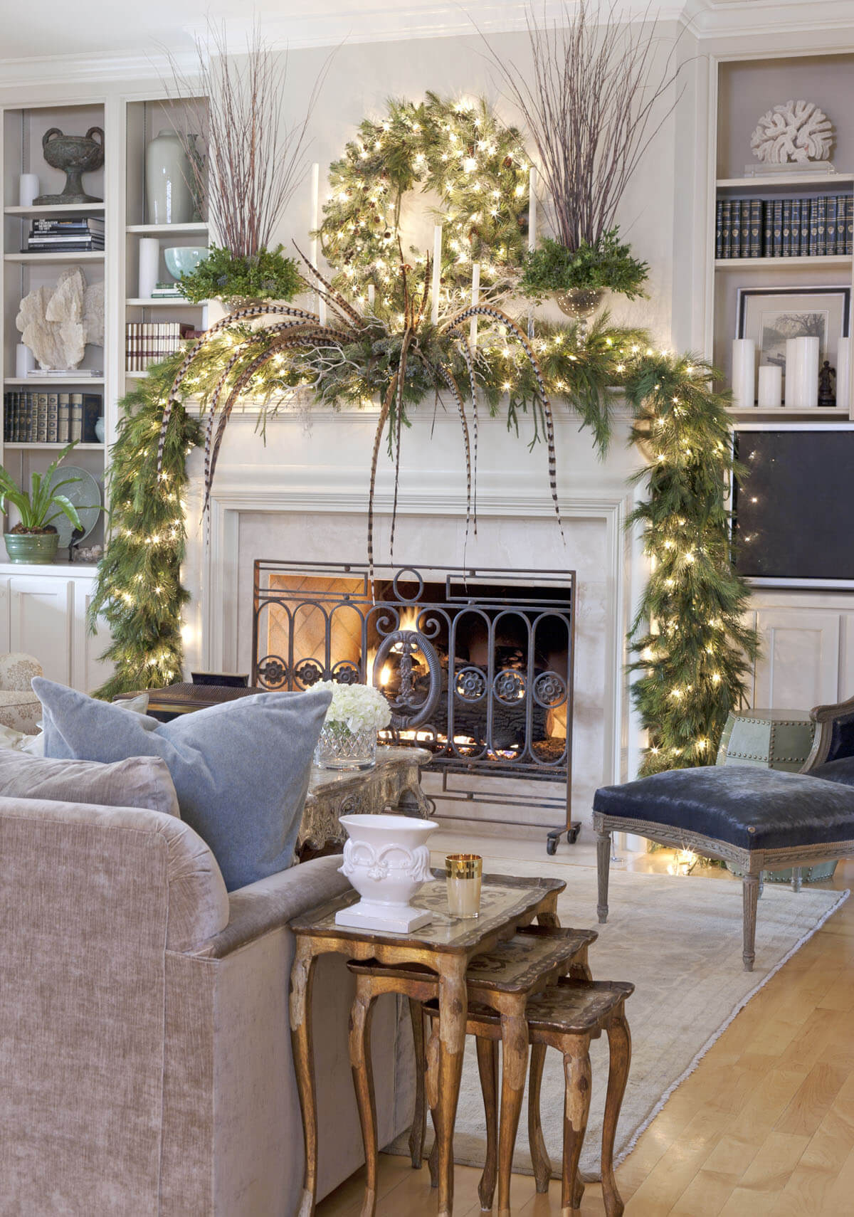 25 Christmas Living Room Design Theme Ideas