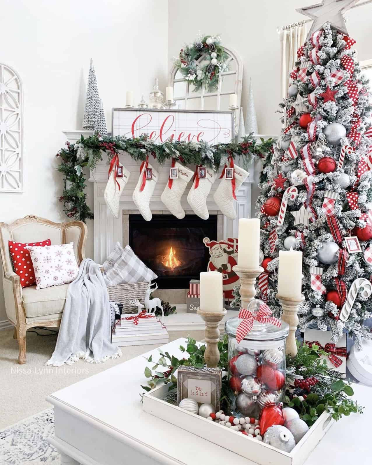 25 Christmas Living Room Design Theme Ideas