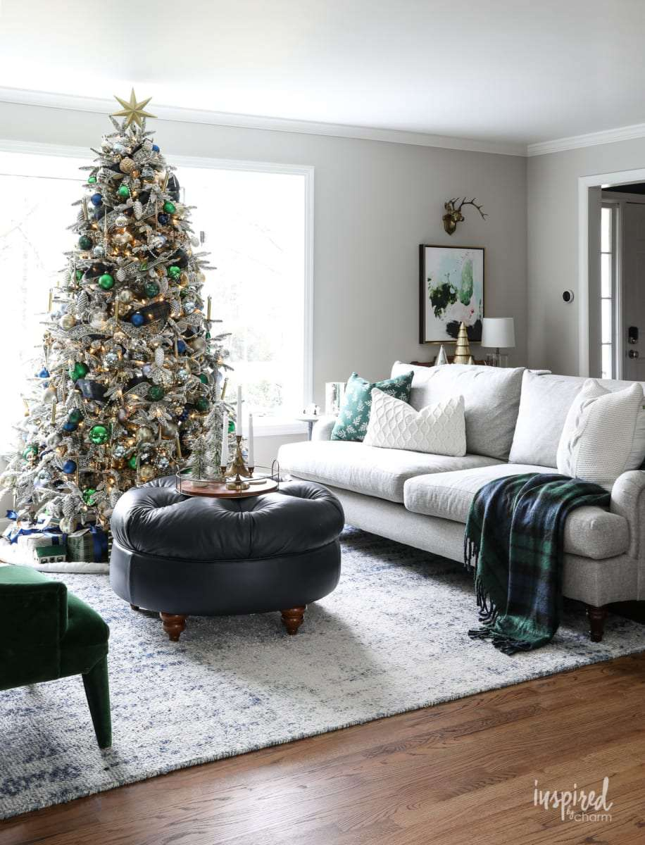 25 Christmas Living Room Design Theme Ideas