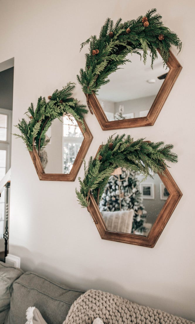 25 Christmas Wall Decor Ideas to Instantly Warm Up Your Home