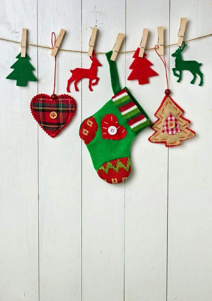 25 Christmas Wall Decor Ideas to Instantly Warm Up Your Home