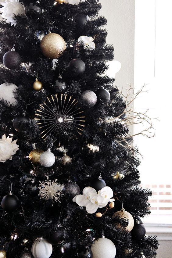 28 Black Christmas Tree Decorations Theme Ideas