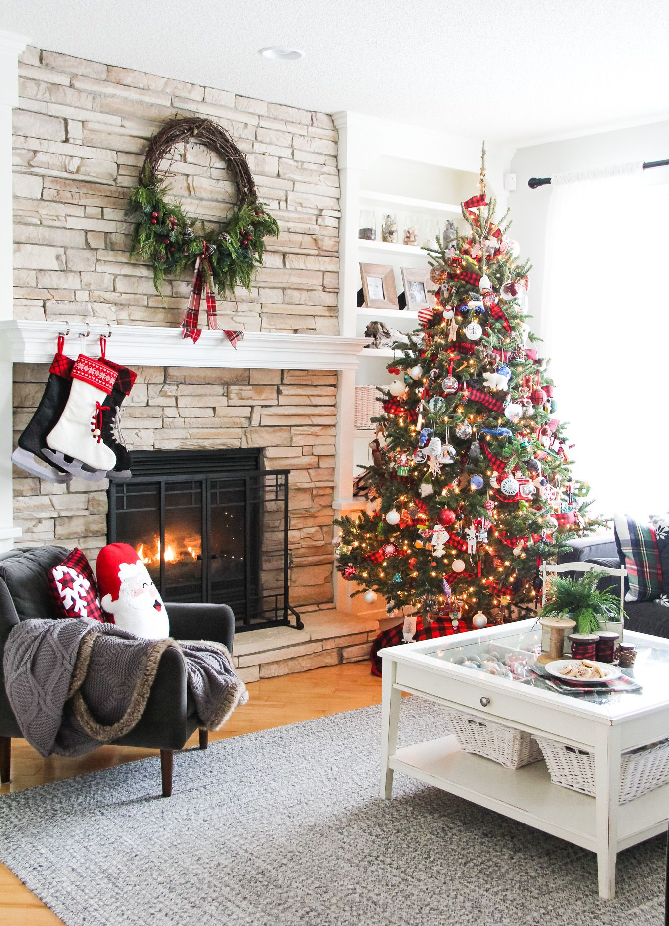 30 Christmas Decor Ideas for Living Room