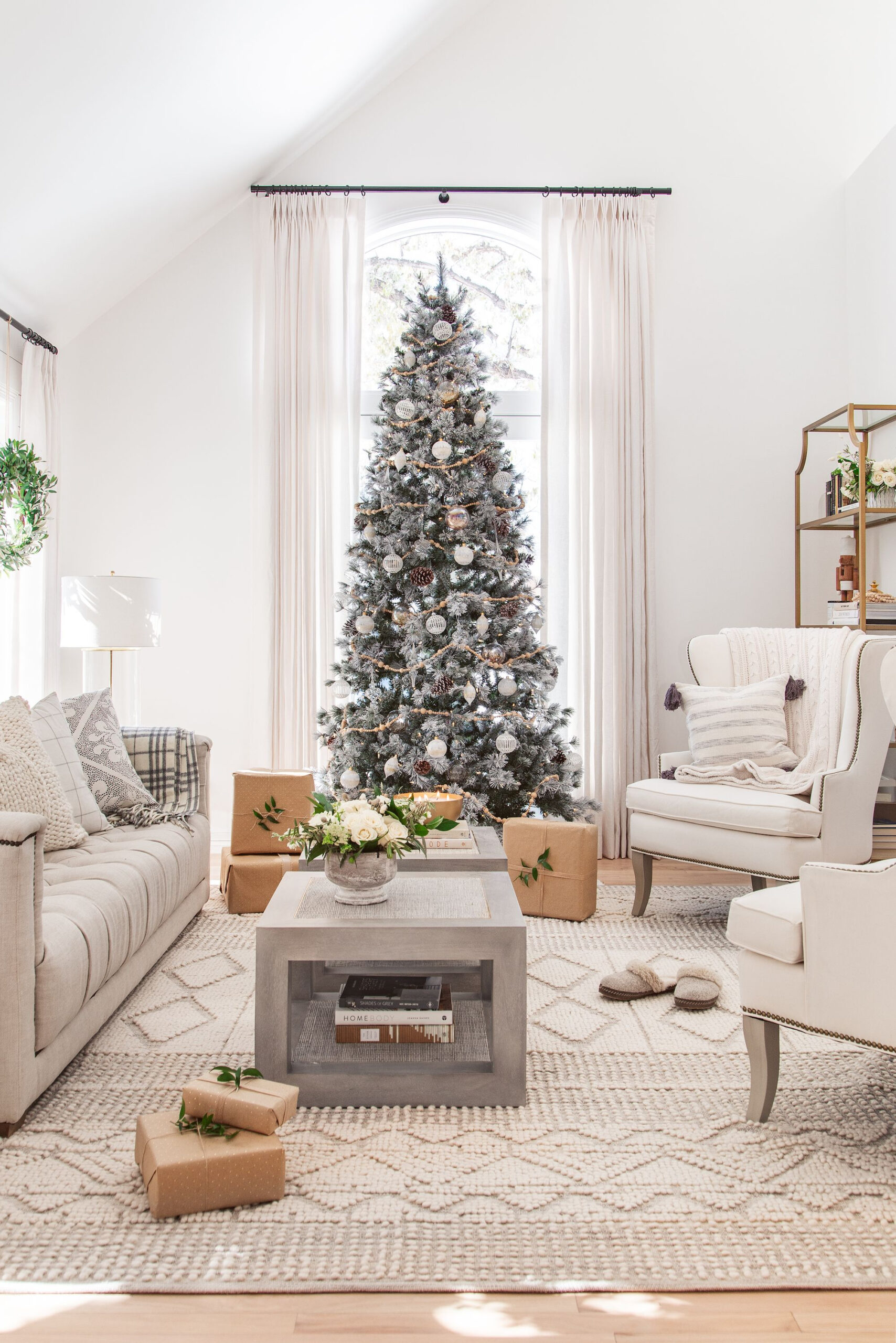 30 Christmas Decor Ideas for Living Room