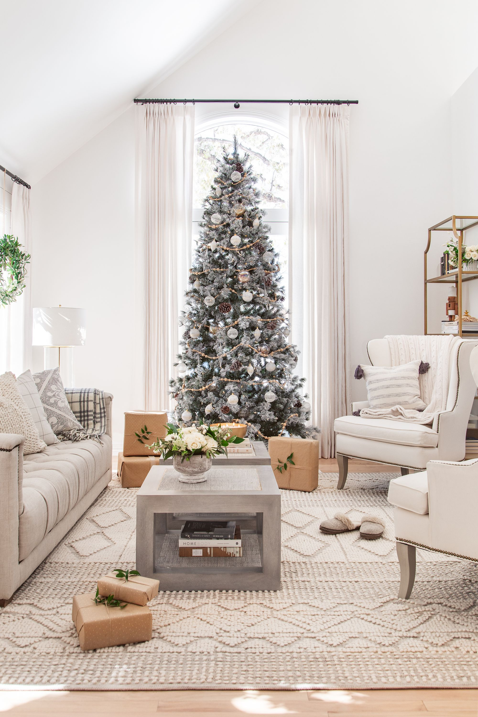 30 Christmas Decor Ideas for Living Room