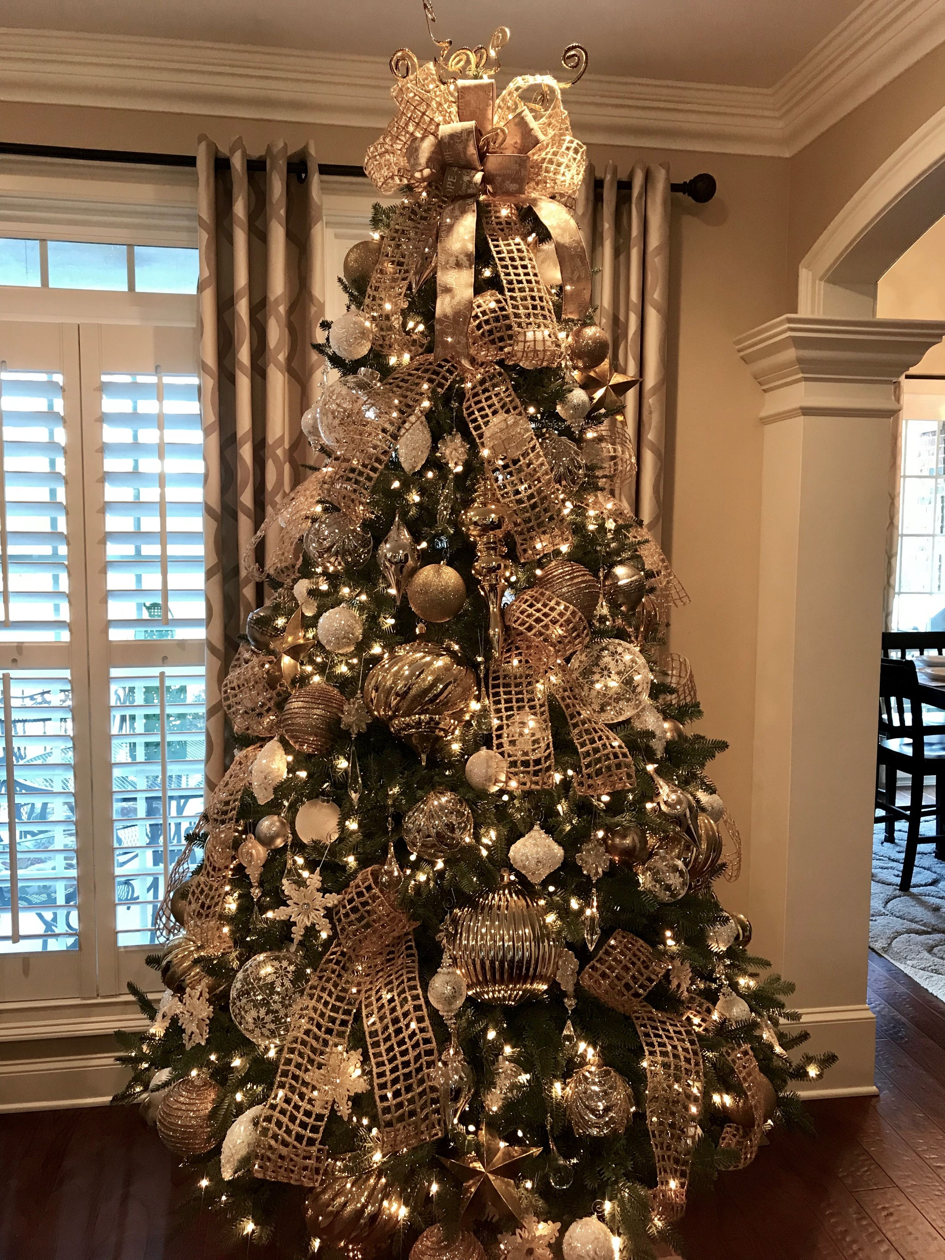 30 Elegant Christmas Tree Decorating Ideas