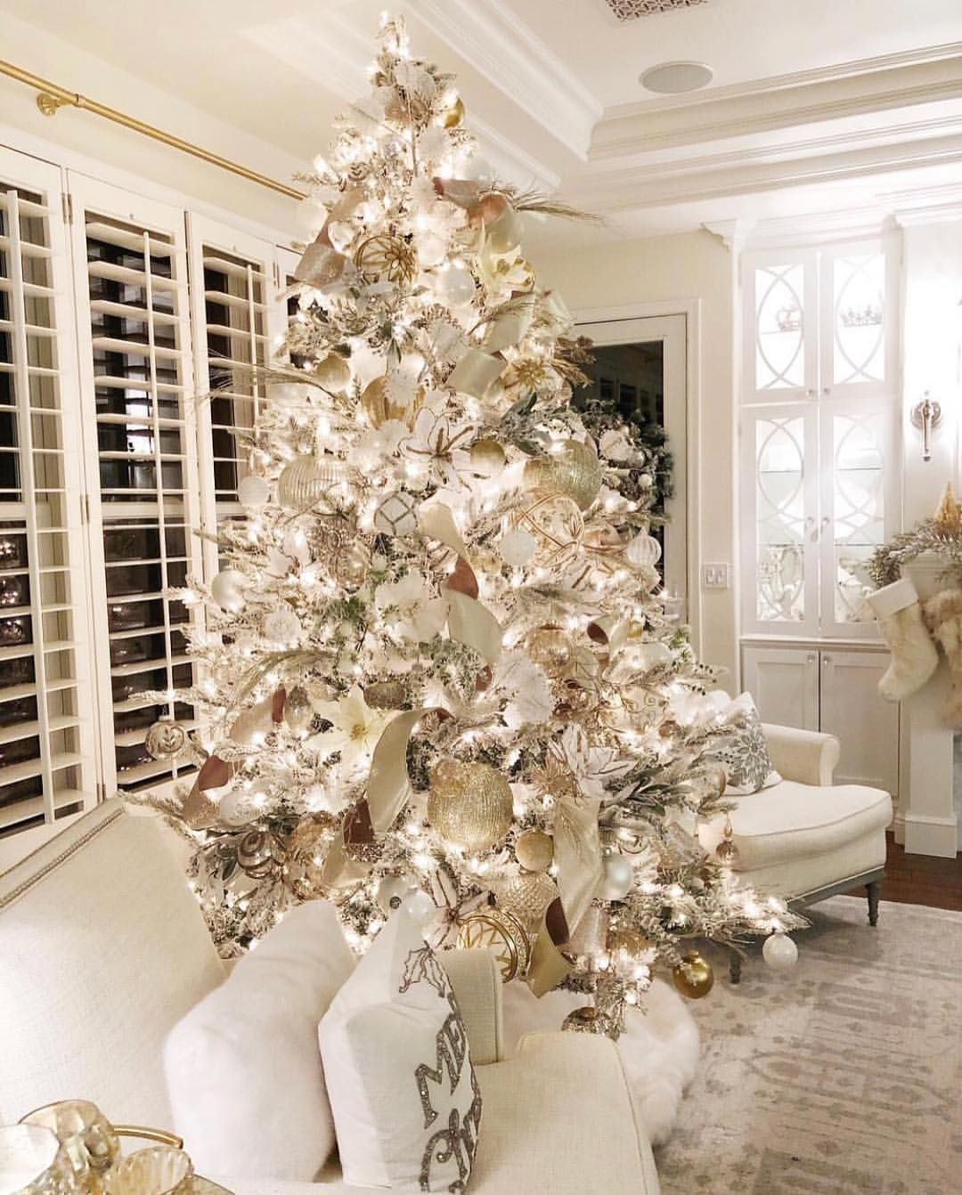 30 Elegant Christmas Tree Decorating Ideas