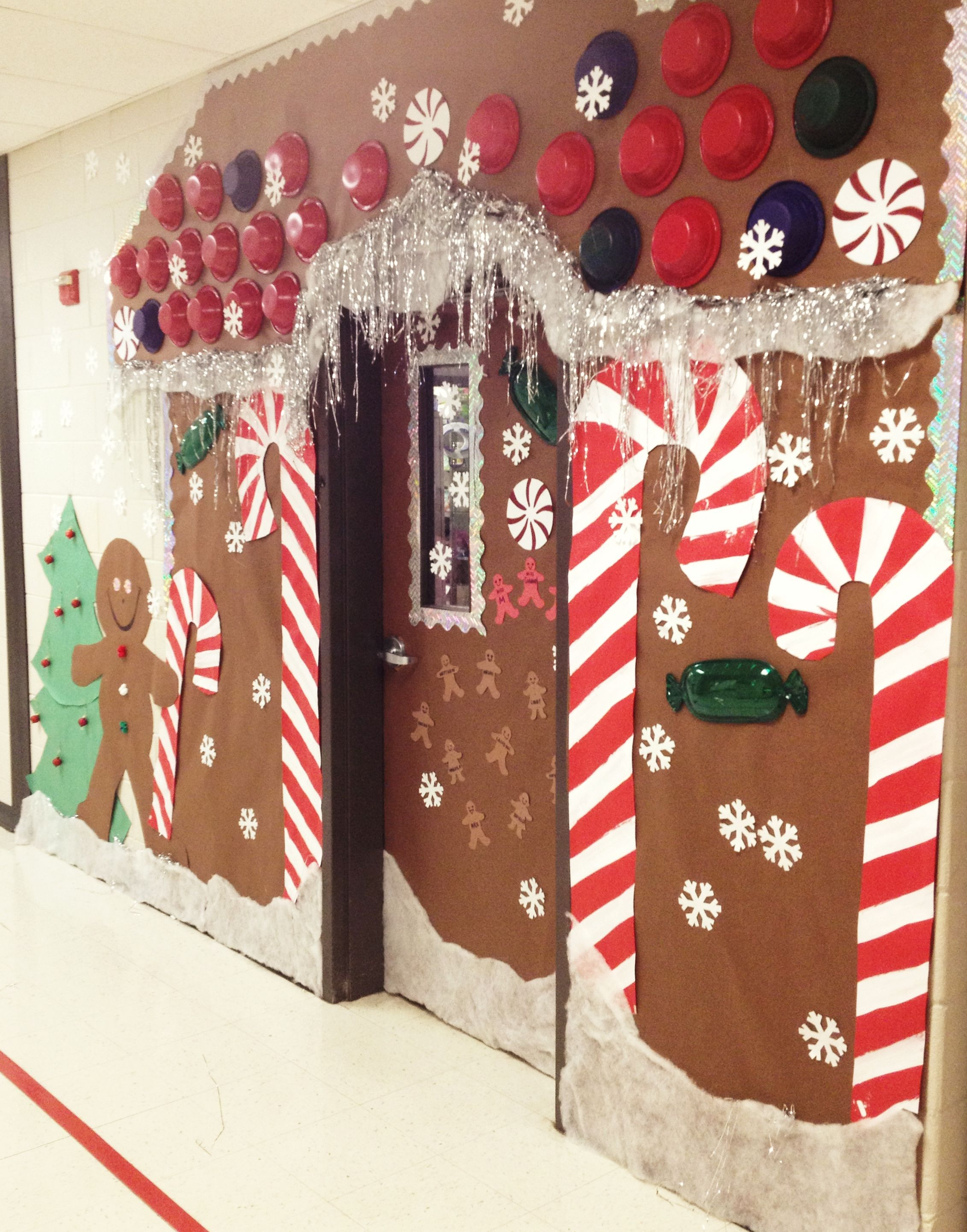 Christmas Door Decorations To Welcome The Holidays