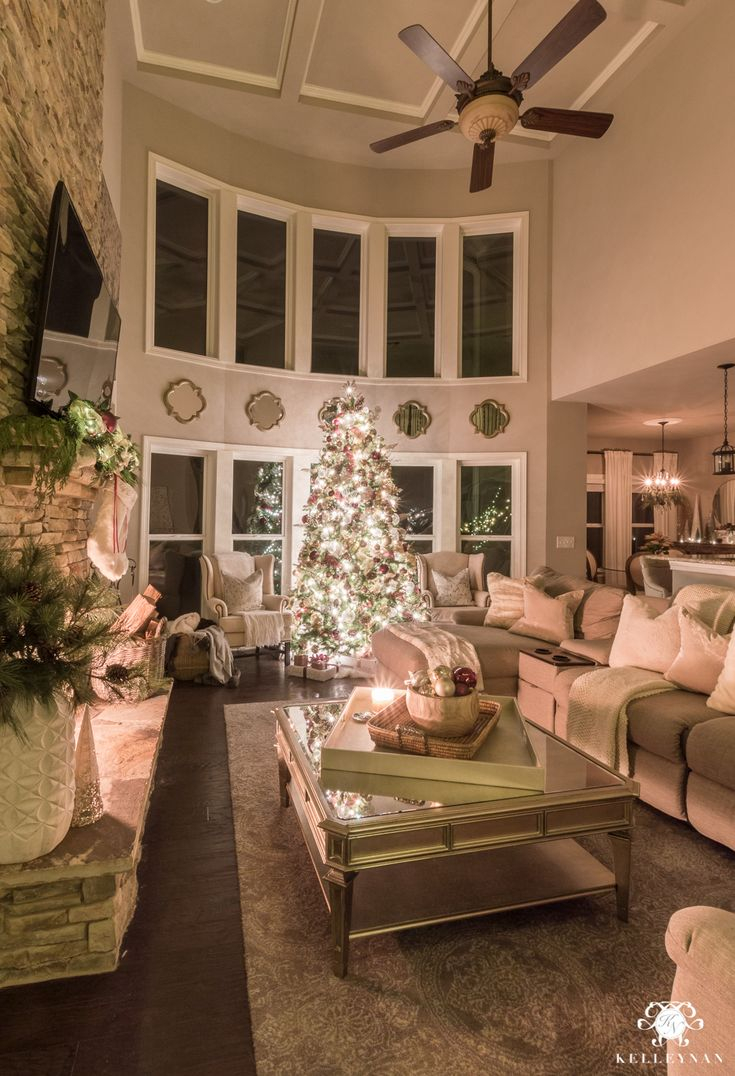 20 Indoor Christmas Decorations for the Living Room