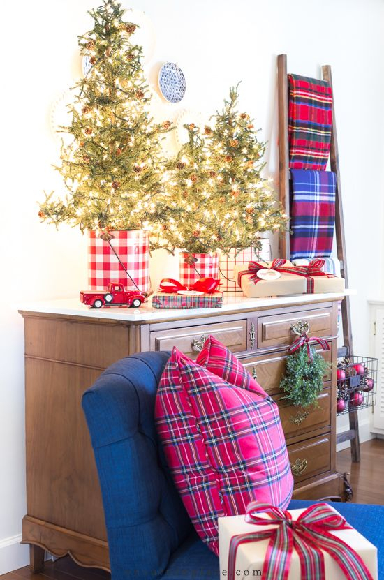 20 Simple Christmas Decorations for the Living Room