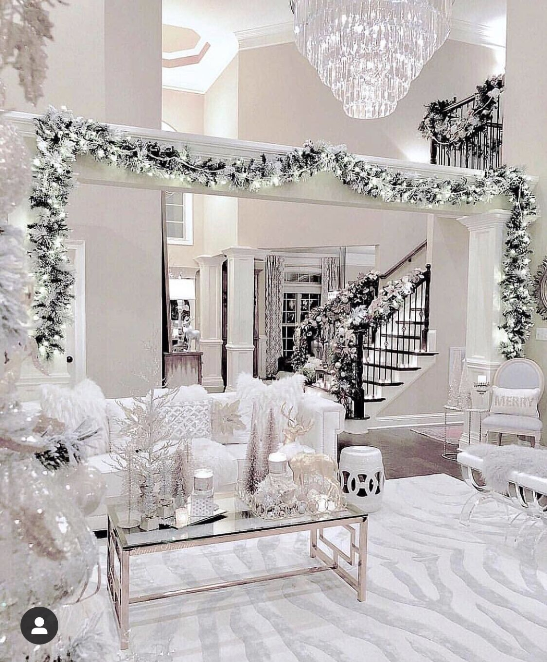 20 Unique Christmas Decor Ideas For Your Living Room