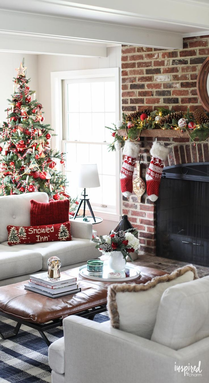 21 Simple Christmas Decorations for the Living Room