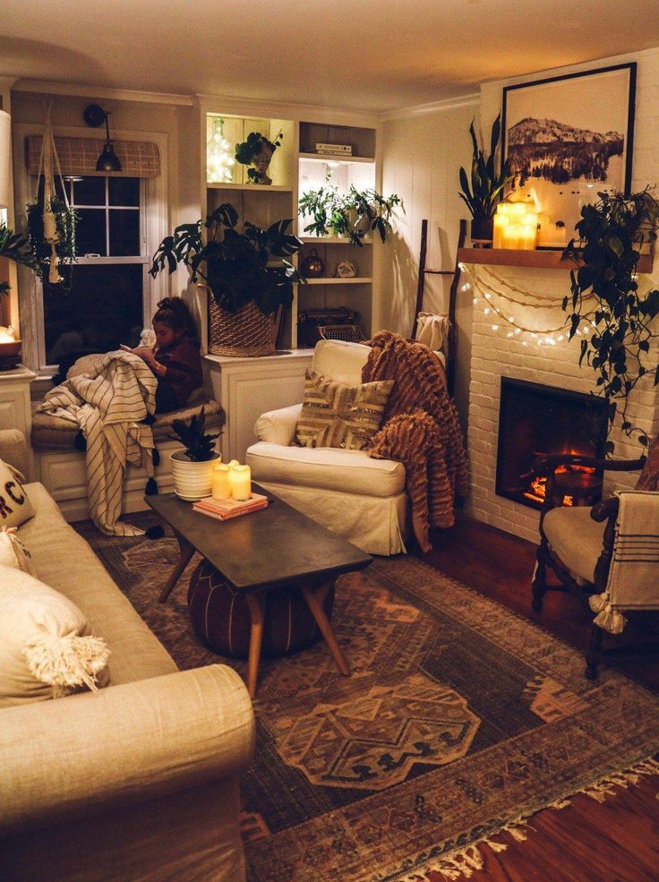 22 Create a Cozy Holiday Retreat with These Christmas Decor Ideas for Your Living Room