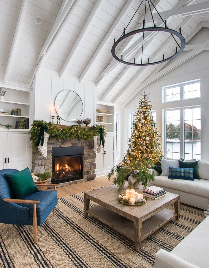 22 Simple Christmas Decorations for the Living Room