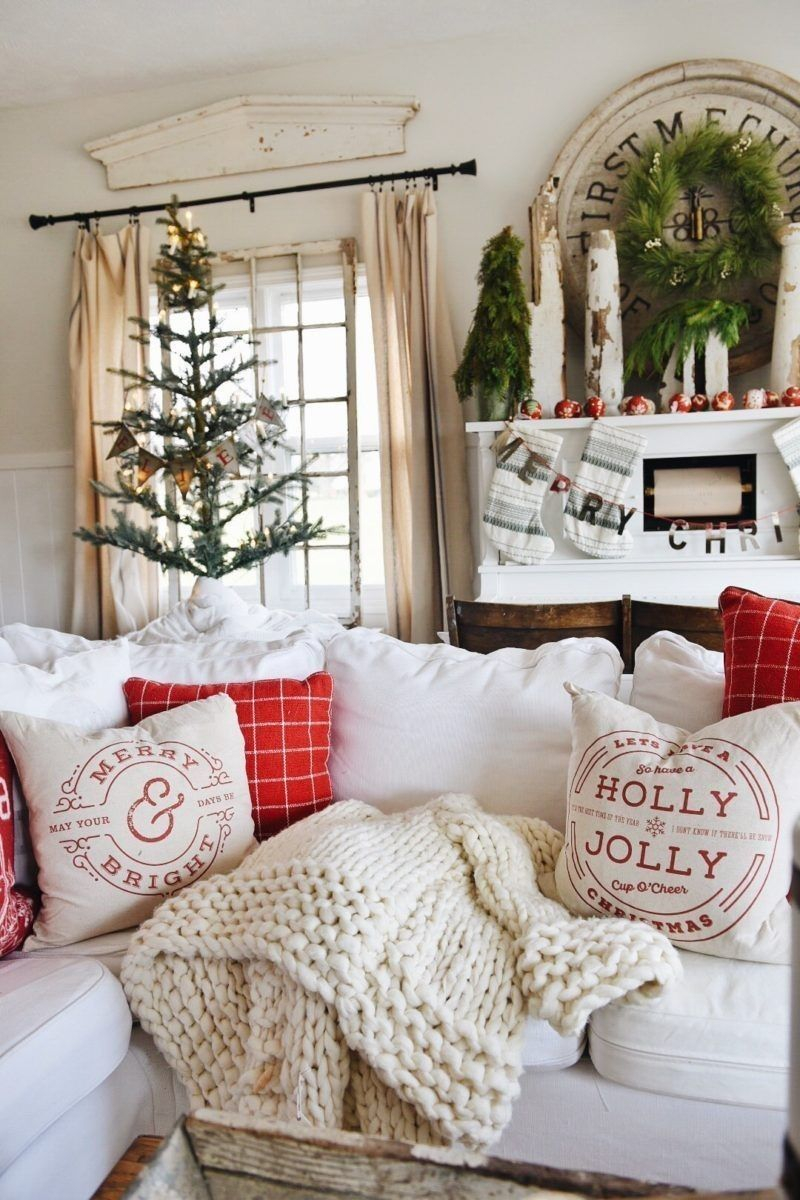 25 Create a Cozy Holiday Retreat with These Christmas Decor Ideas for Your Living Room