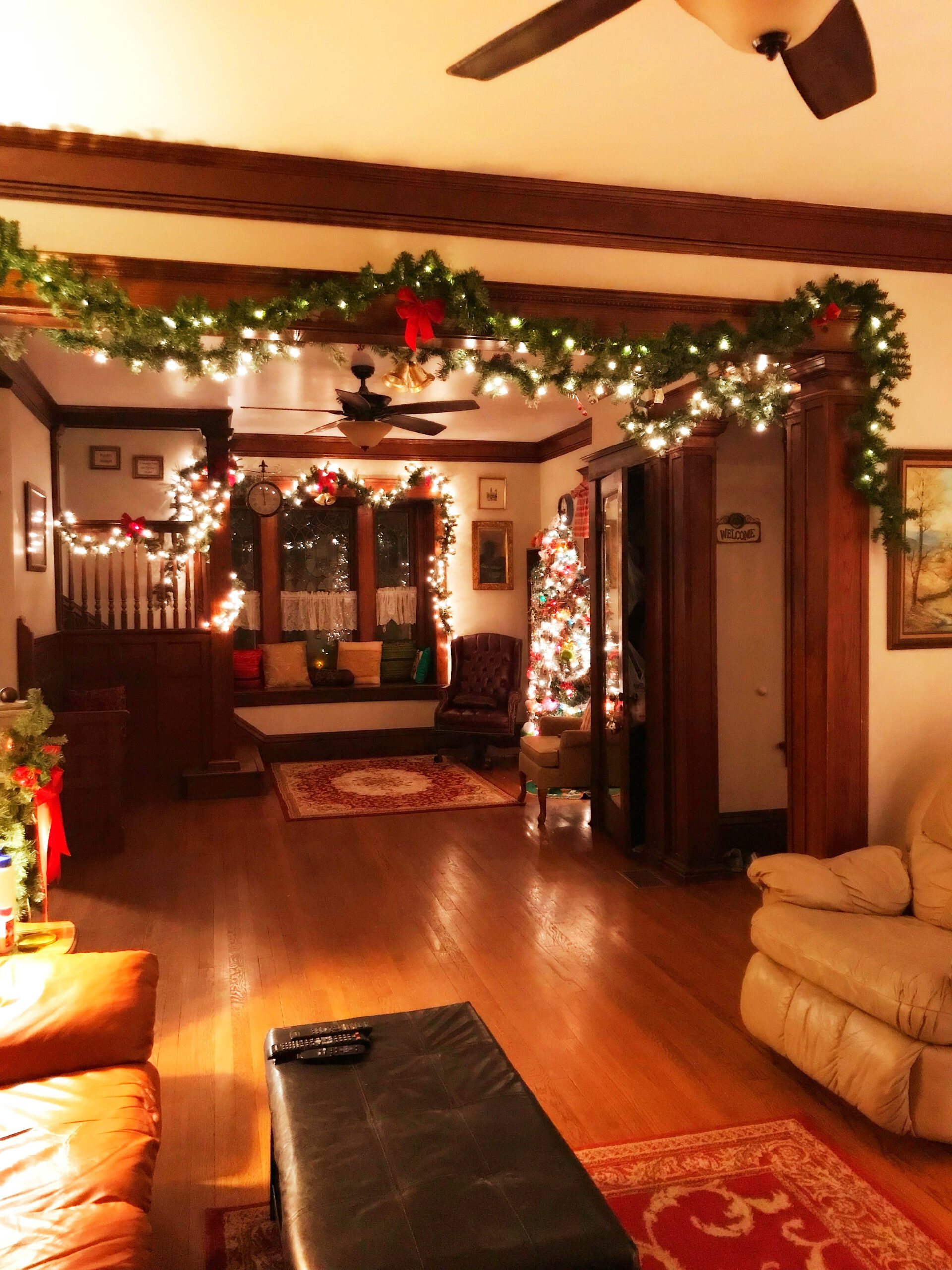 25 Indoor Christmas Decorations for the Living Room