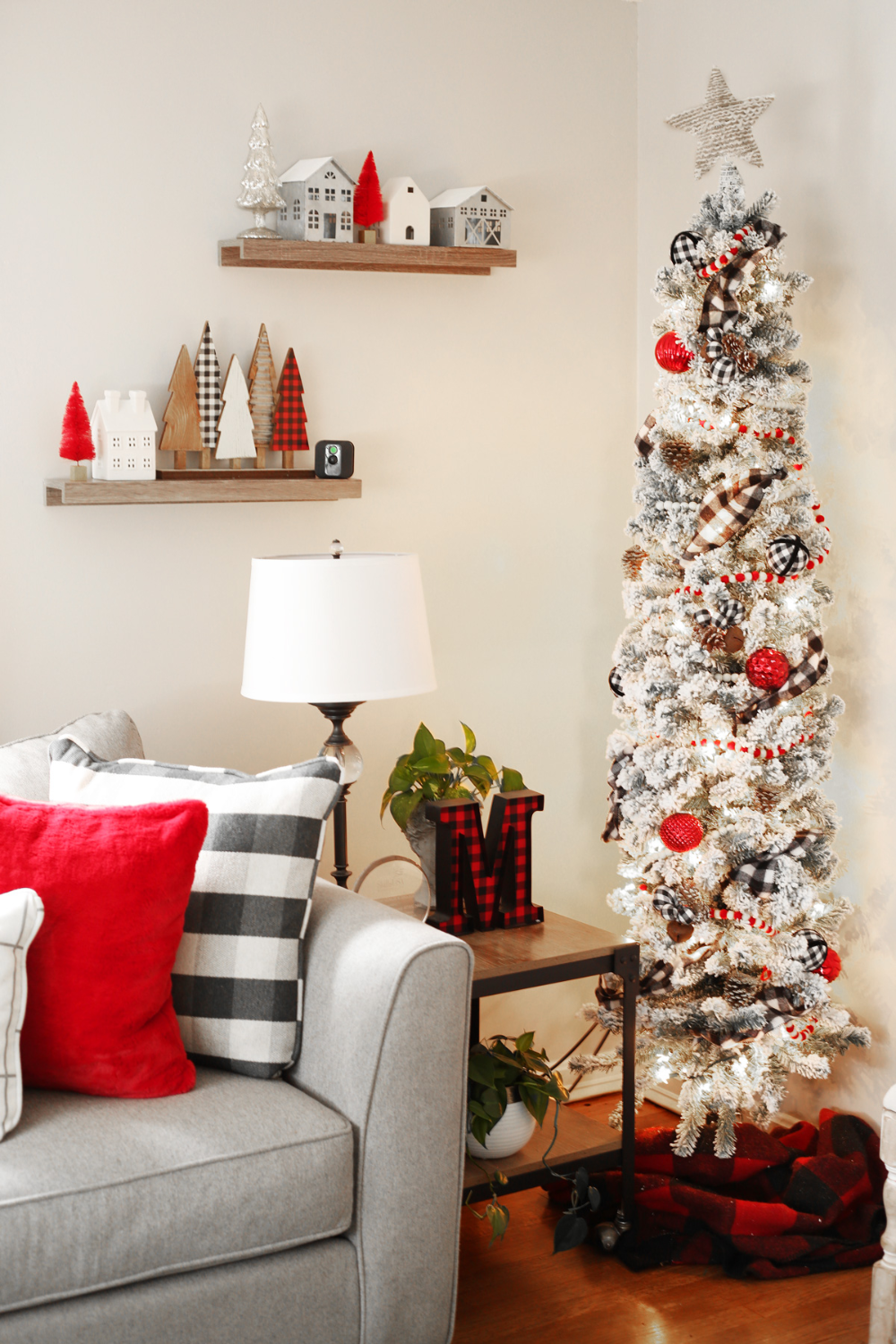 25 Simple Christmas Decorations for the Living Room