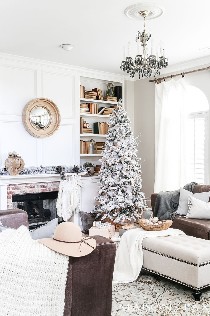 26 Simple Christmas Decorations for the Living Room