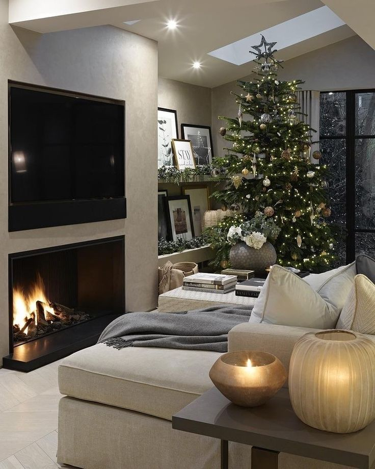 27 Indoor Christmas Decorations for the Living Room