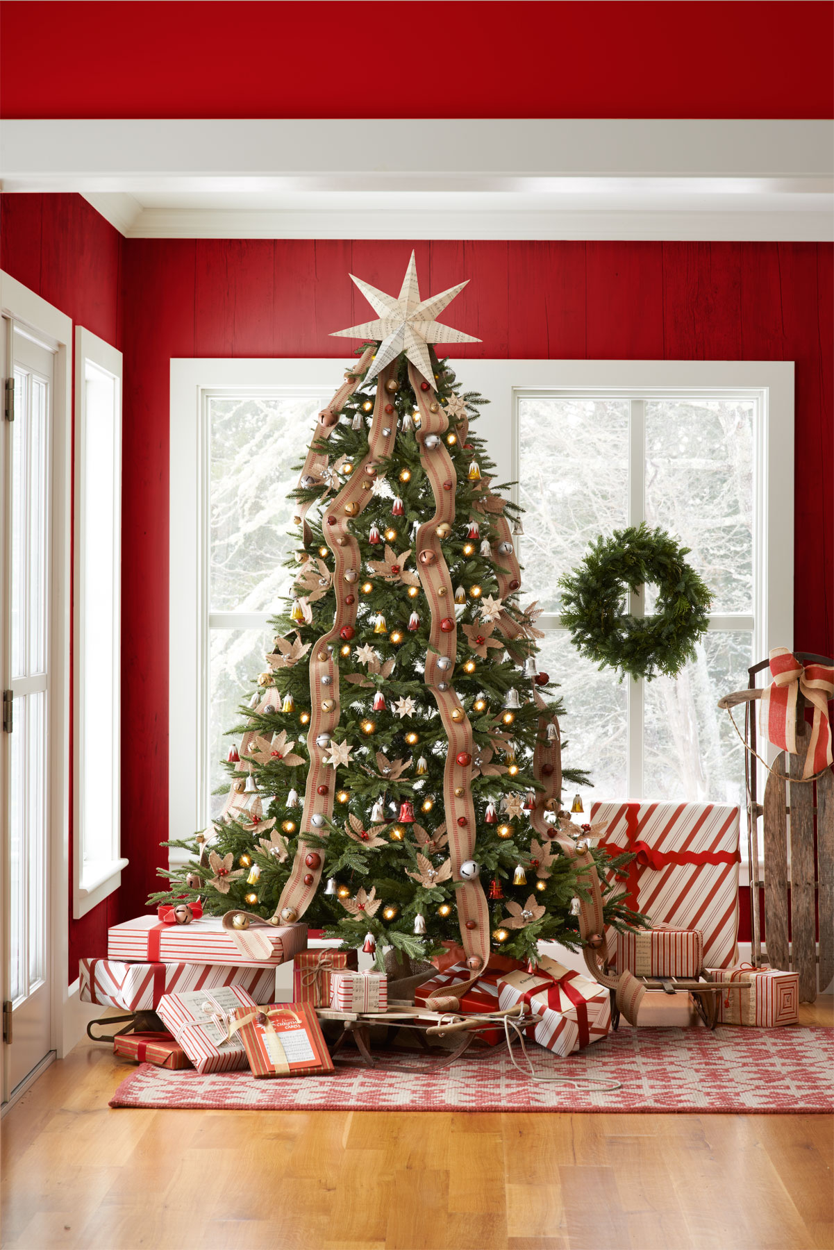 30 Traditional Christmas Tree Decorations Ideas