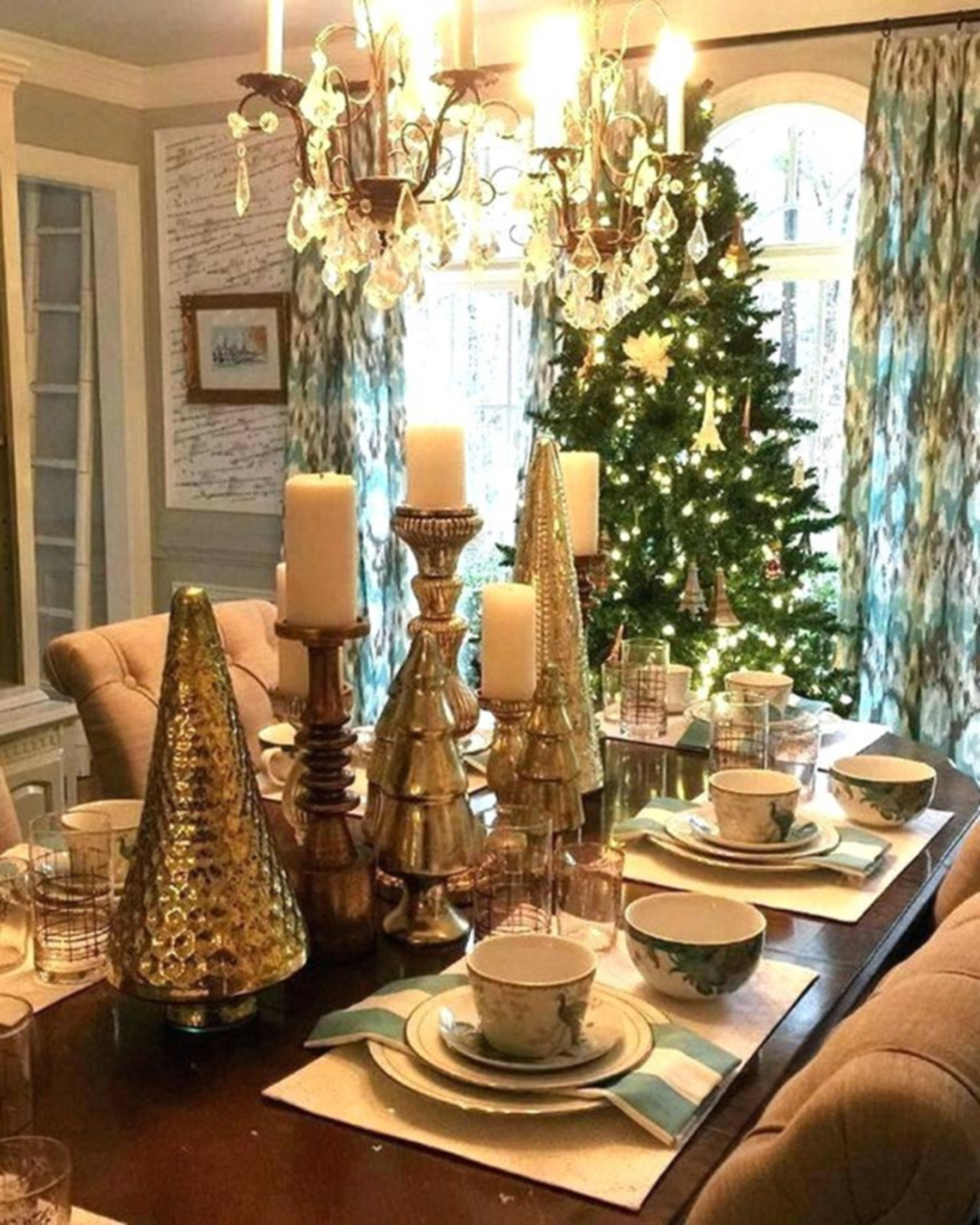 30 Unique Christmas Decor Ideas For Your Living Room