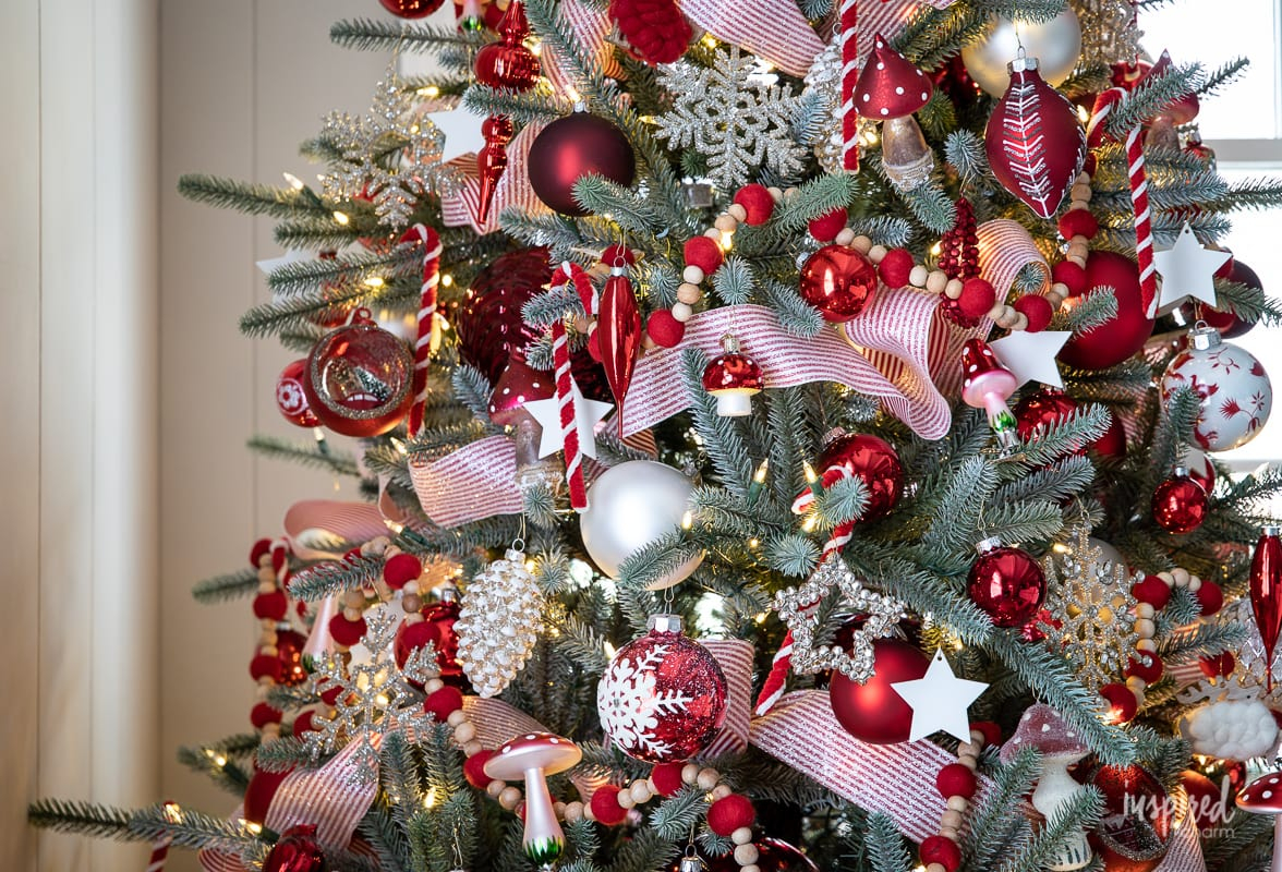 30 White Christmas Tree With Red