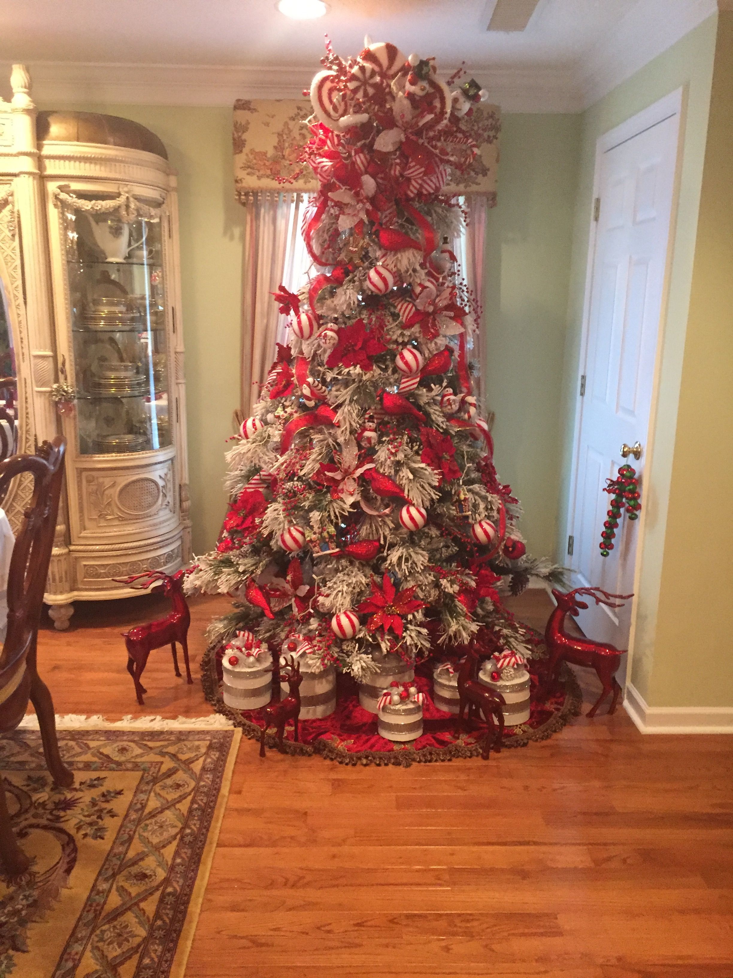 30 White Christmas Tree With Red