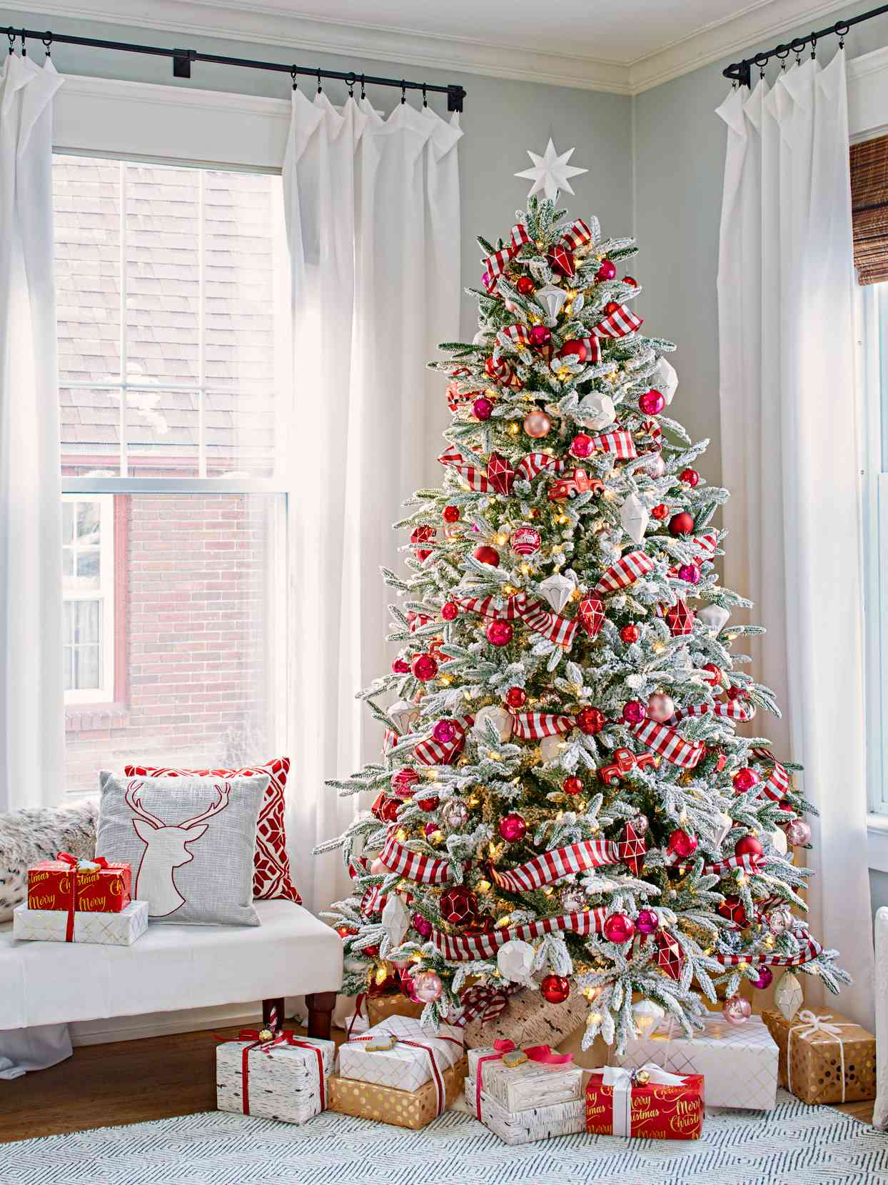 30 White Christmas Tree With Red