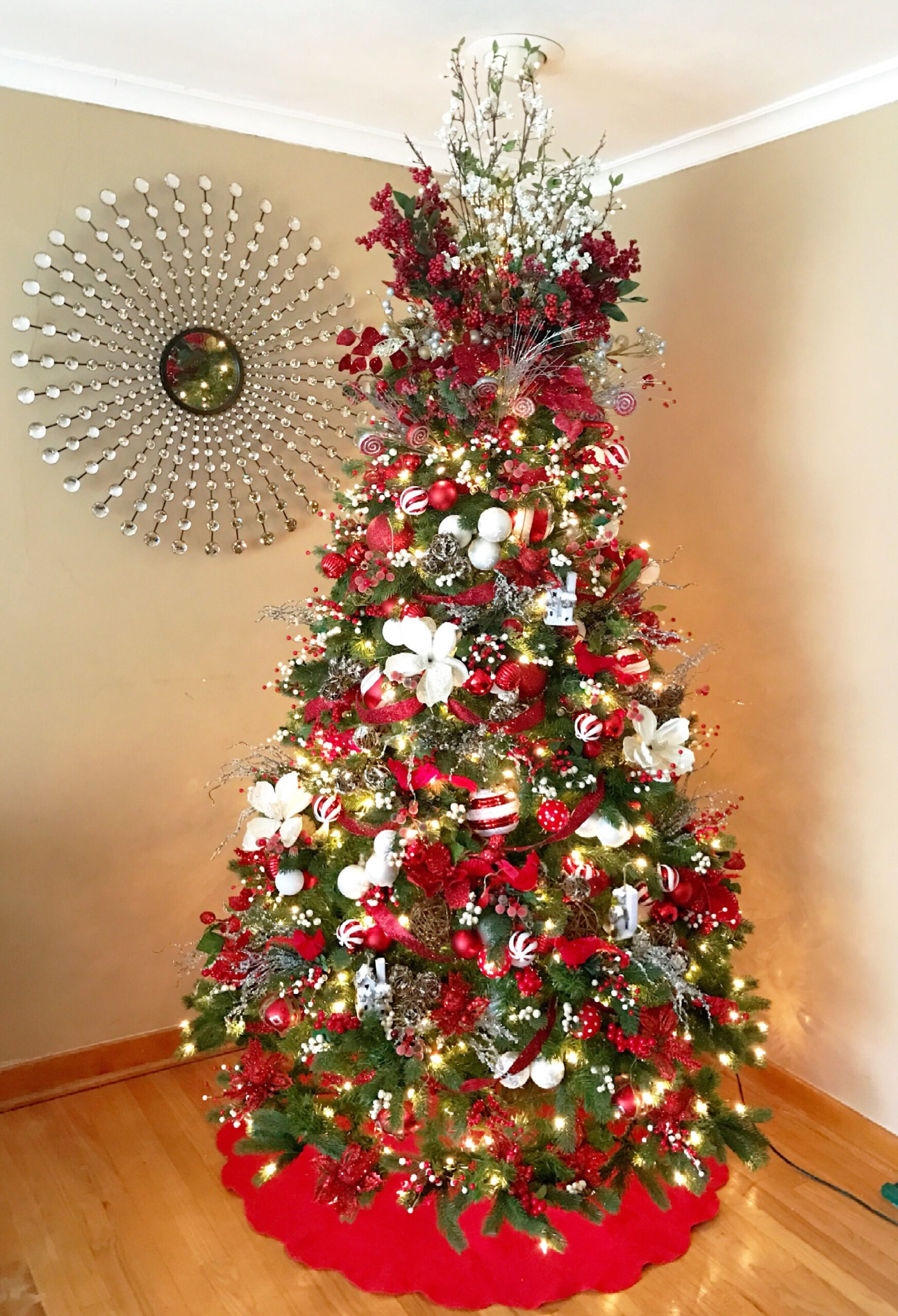 30 White Christmas Tree With Red