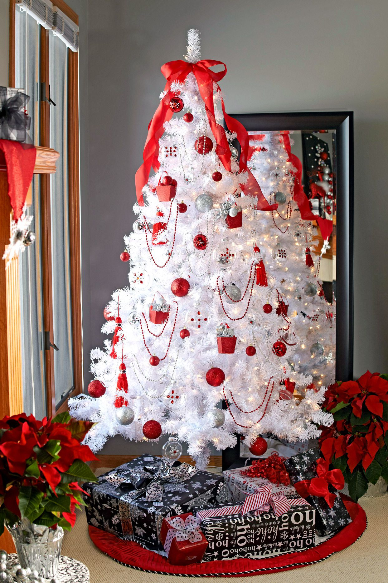 30 White Christmas Tree With Red