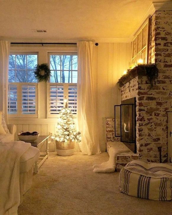 31 Create a Cozy Holiday Retreat with These Christmas Decor Ideas for Your Living Room