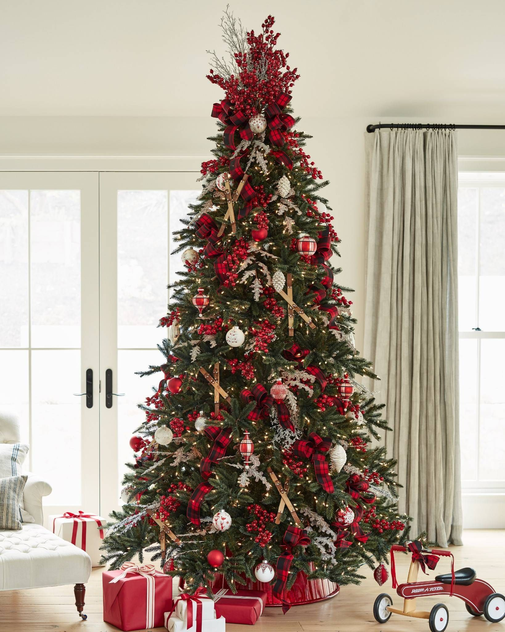 31 Red Christmas Tree Ideas: Make a Bold Holiday Statement