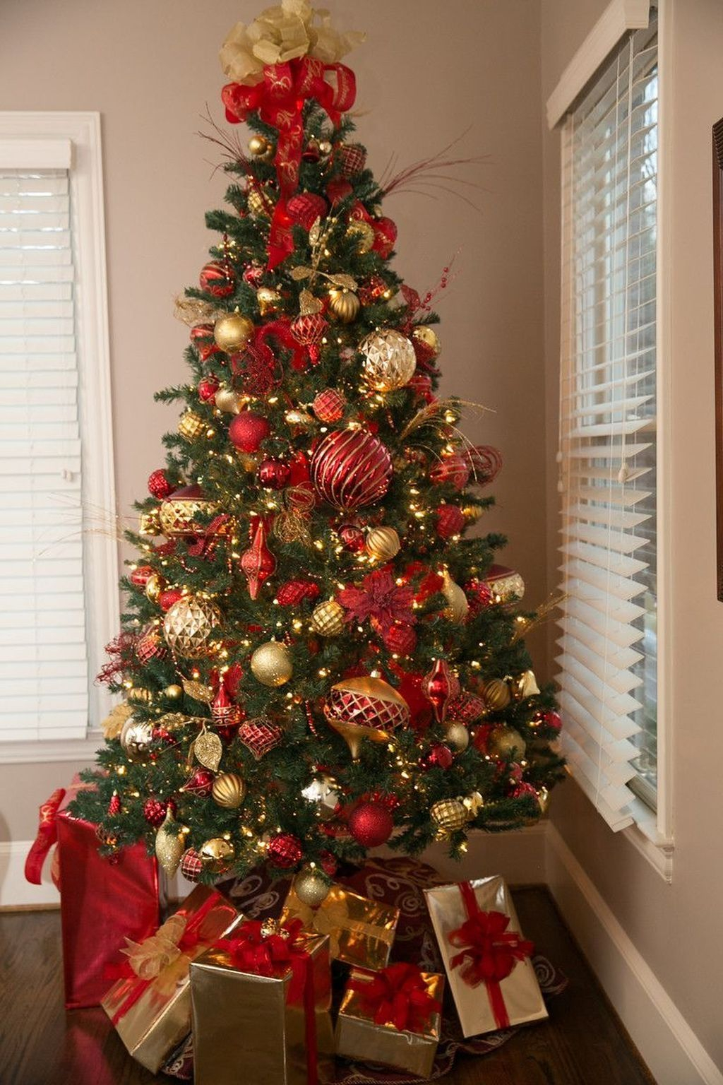 31 Red Christmas Tree Ideas: Make a Bold Holiday Statement