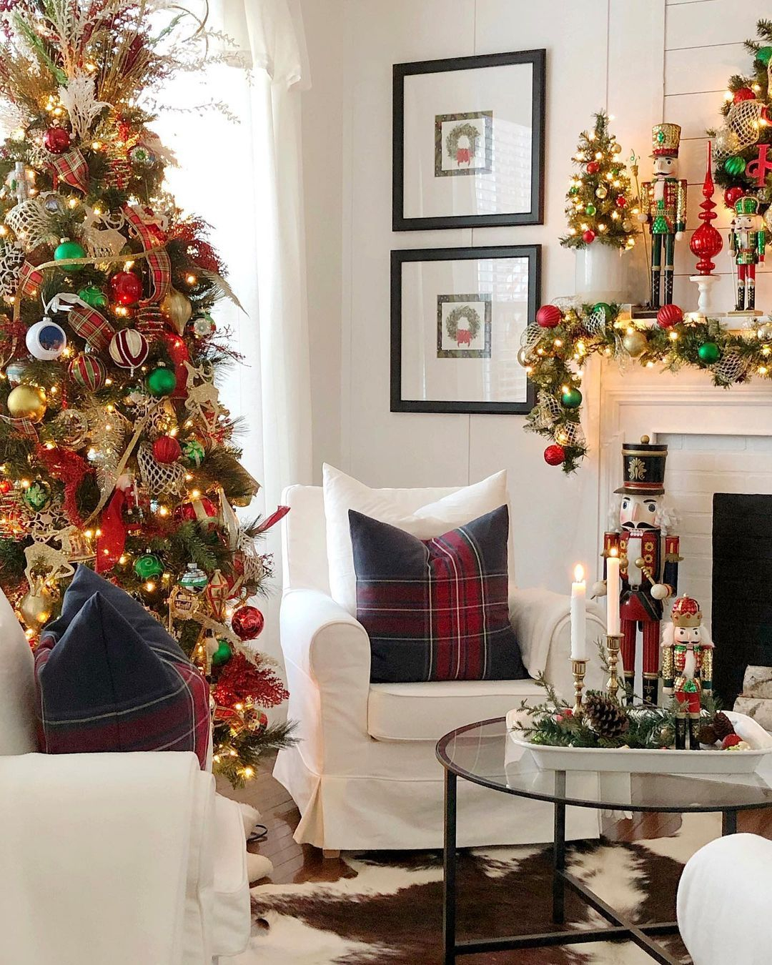 35 Simple Christmas Decorations for the Living Room