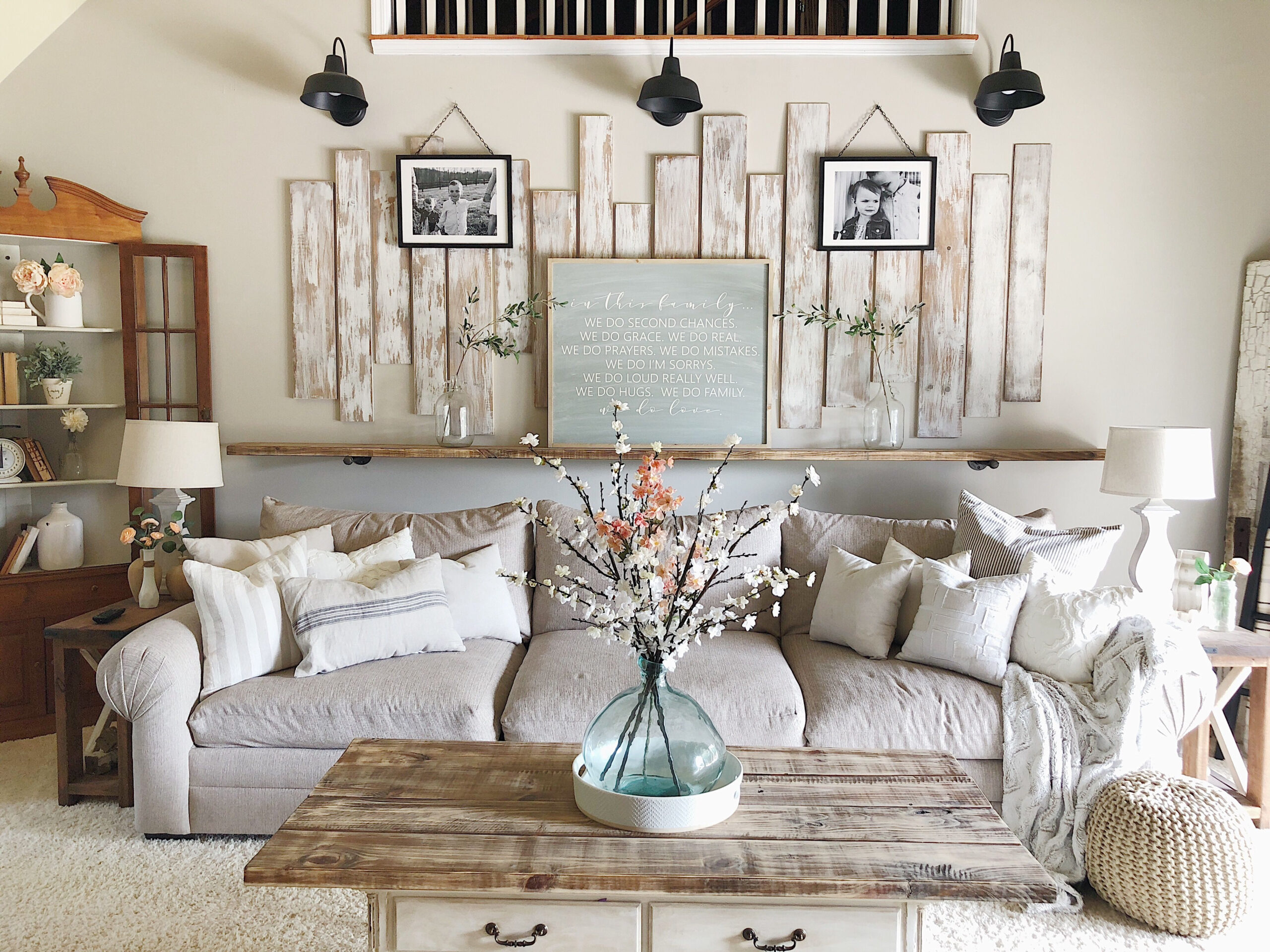 20 Farmhouse Living Room Wall Decor