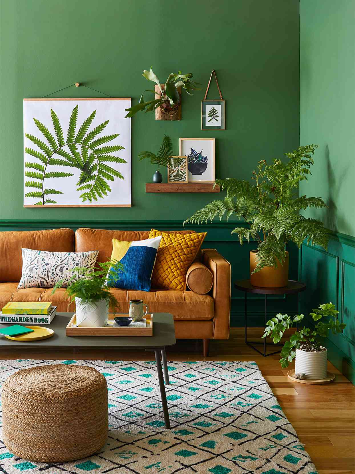 20 Dark Green Couch Living Room Ideas